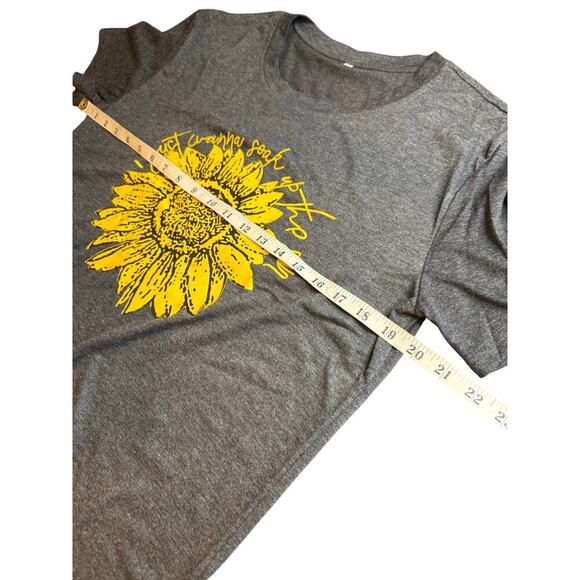 Women's Grey Sunflower Graphic Short Sleeve Tshirt Size Large NWOT - Picture 4 of 6